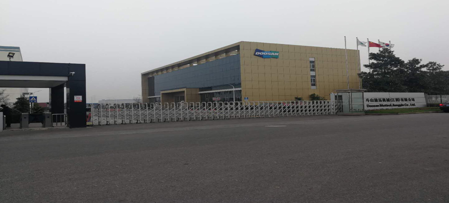 工廠、商務(wù)大樓、工業(yè)園區(qū)、私人企業(yè)、電影院、銀行、政府機(jī)關(guān)、學(xué)校、酒店娛樂(lè)場(chǎng)所等清潔外包服務(wù)