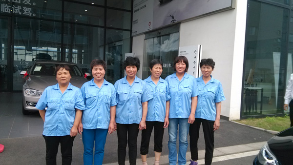 工廠、商務(wù)大樓、工業(yè)園區(qū)、私人企業(yè)、電影院、銀行、政府機(jī)關(guān)、學(xué)校、酒店娛樂(lè)場(chǎng)所等清潔外包服務(wù)