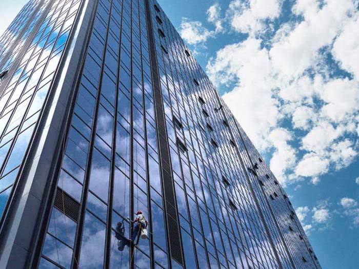 工廠、商務(wù)大樓、工業(yè)園區(qū)、私人企業(yè)、電影院、銀行、政府機(jī)關(guān)、學(xué)校、酒店娛樂(lè)場(chǎng)所等外墻清洗