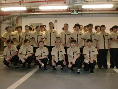 工廠、商務(wù)大樓、工業(yè)園區(qū)、私人企業(yè)、電影院、銀行、政府機(jī)關(guān)、學(xué)校、酒店娛樂場(chǎng)所等清潔外包服務(wù)